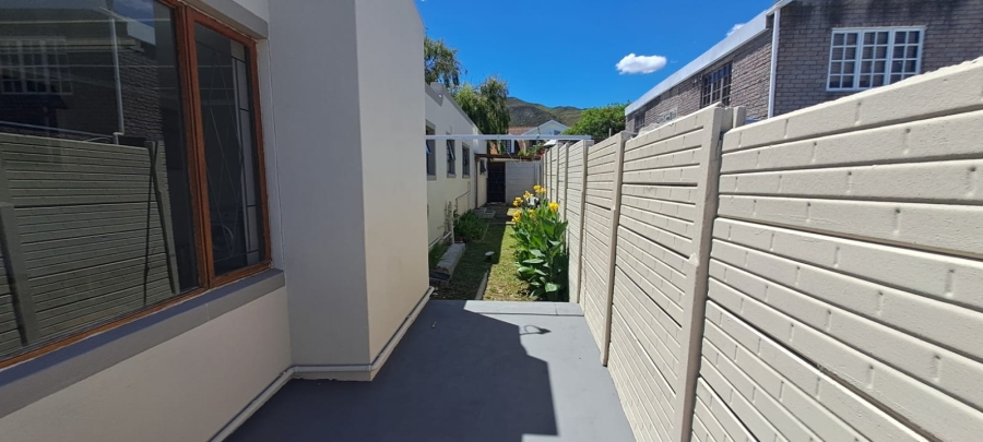 4 Bedroom Property for Sale in Kleinmond Western Cape